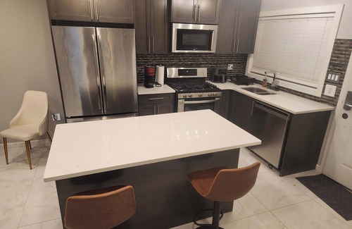 Northeast Edmonton House | Welcome to our Executive Modern Family Haven in the North area of Edmonton.