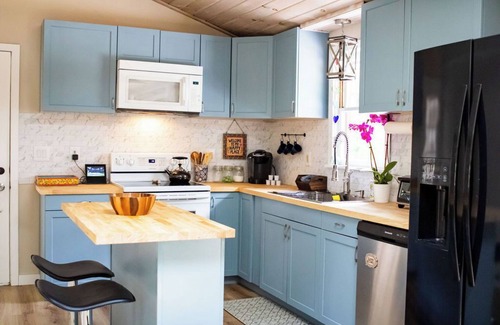 Oakland House | Welcome to our Happy Place!