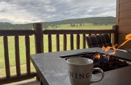 Sturgis House | 🏠 Welcome to our Ultimate Corporate Retreat! 🌟