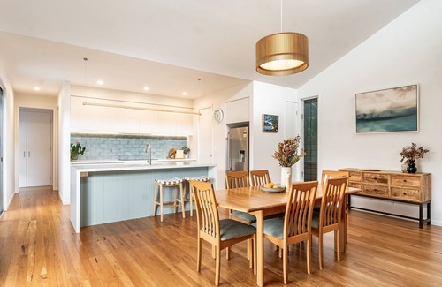 Skennars Head Apartment | Welcome to ‘Seaside’!A coastal home designed with ease and entertainment in mind