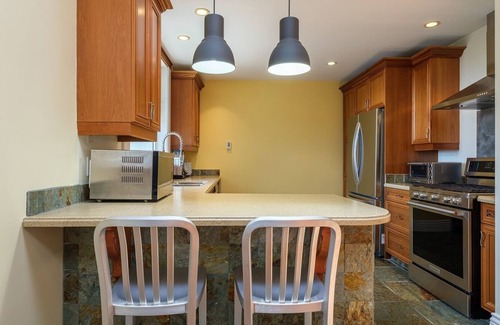 Bowen Island House | Welcome to the Aerie Tree private apartment!