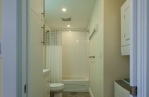 Bowen Island House | Welcome to the Aerie Tree private apartment!
