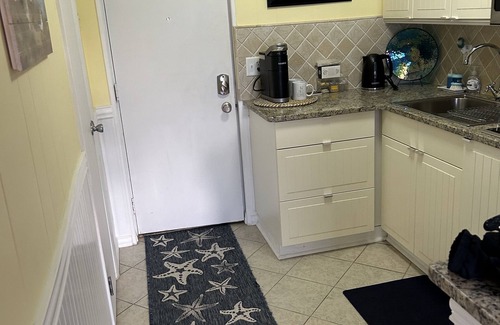 Rehoboth Beach Apartment | Welcome to the beach at Rehoboth!