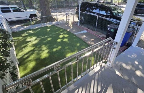 Queens House | Welcome to The Nest, Beautifully renovated 4 bedroom 2.5 Bath private property!