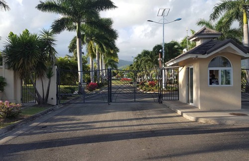 Claremont House | Welcome to The Palms. where you will experience paradise on earth.