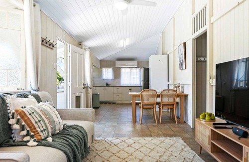 Urangan House | Welcome to The Queen on King