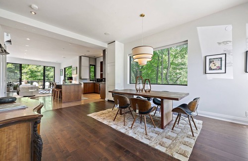 Lytton Park House | Welcome to The Treehouse - a tranquil escape in the middle of the city!