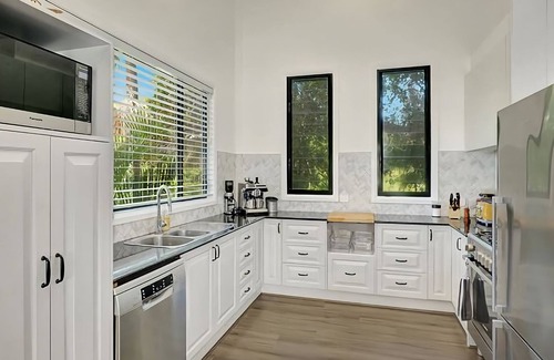 Valla Beach House | Welcome to this beautiful 4-bedroom holiday home located in Valla Beach.