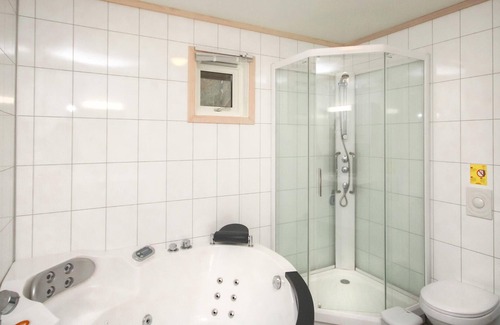 Hervik House | Welcome to this great vacation home in idyllic Liarvåg in Tysvær.