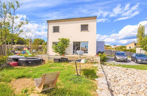 Lussas House | Welcome to this warm holiday home in the beautiful village of Lussas.