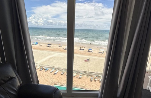 Daytona Beach Shores Condo | Welcome to your beachfront escape in beautiful Daytona Beach Shores!