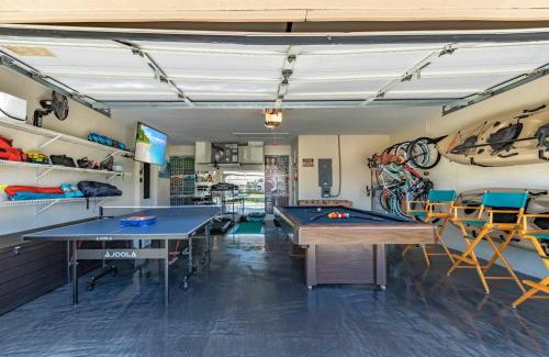 Pelican House | Welcome to Villa X-Ta-Sea, your ultimate waterfront retreat with an array of resort-style amenities and pet-friendly accommodations!