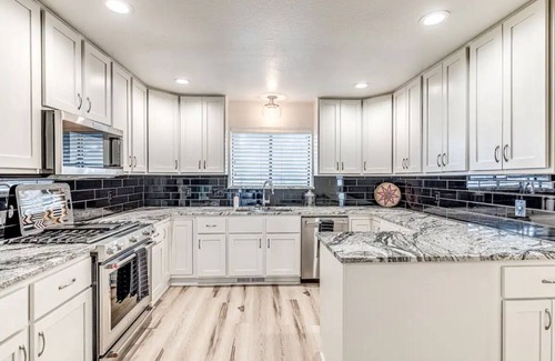Norman House | Welcome to your home-away-from home in the heart of Norman, OK!