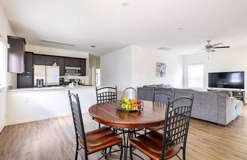 Austin House | Welcome to your modern home in Austin, close to downtown and the airport!