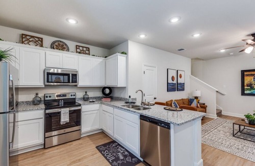 San Antonio House | Welcome to your perfect San Antonio home! This spacious 3-bedroom, 2.5-bath house features a large, fully equipped kitchen and plenty of room for family and friends. Enjoy modern comforts, a private backyard, and easy access to downtown attractions.