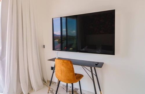 Olbia City Centre Apartment | Welcomely - Superior Room - Lucio Dalla