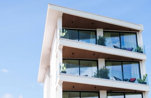 Olbia City Centre Apartment | Welcomely - Superior Room - Lucio Dalla