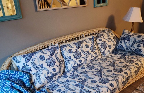 Coos Bay Apartment | Welcoming 2-bedroom apartment with WiFi in Coos Bay