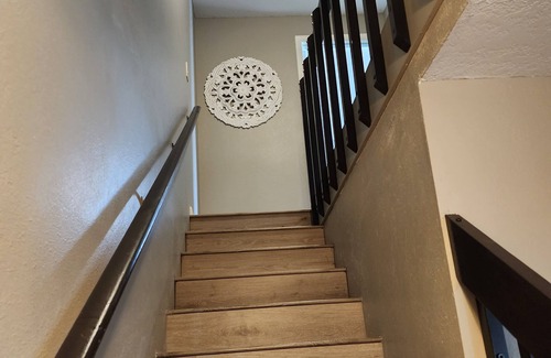 Coos Bay Apartment | Welcoming 2-bedroom apartment with WiFi in Coos Bay