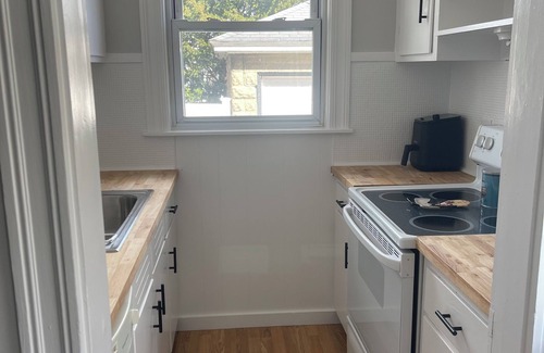 Salem Apartment | Welcoming 2-bedroom apartment with WiFi in Salem