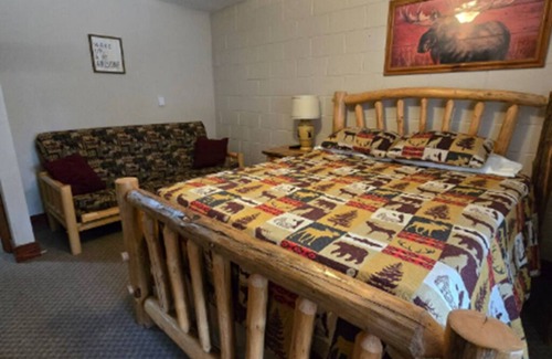 Red Lodge Condo | Welcoming 2-bedroom condo 6.1 miles from Red Lodge Mountain Ski Resort
