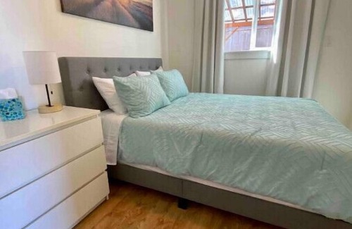 Regional District of Nanaimo Apartment | Welcoming 2 bedroom suite, 5 min from the beach (Family and pet friendly!)