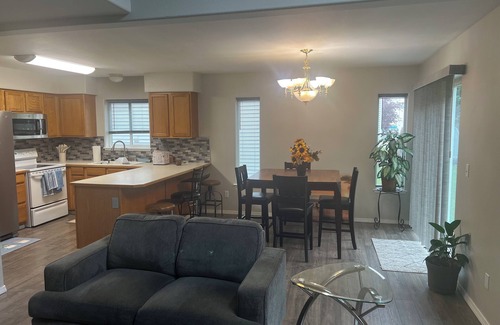 Campbell Park House | Welcoming 4-bedroom house in Anchorage