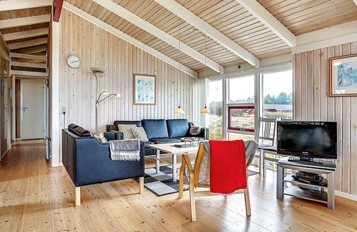 Hirtshals House | Welcoming Holiday Home in Hirtshals with Sauna