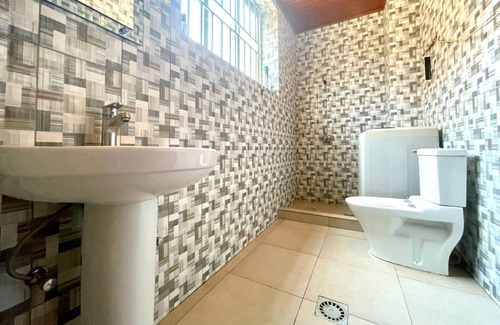 Kigali House | Welkom To Myplace (beautiful & Elegant 7 Bedrooms)