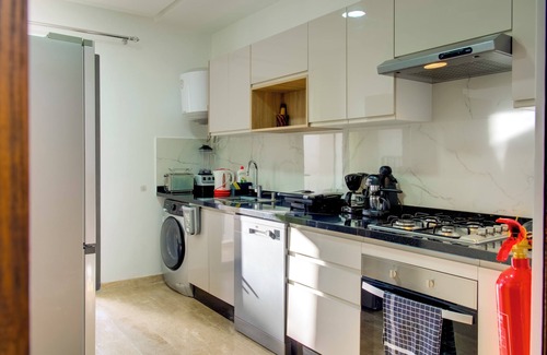 Cite Al Mohammadi Apartment | well-appointed apartment, 7-minute drive from the beach and water park.