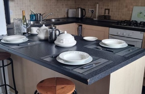 Perth Apartment | Well appointed three-bedroom fully serviced apartment in the heart of Perth City