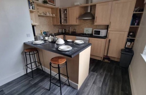 Perth Apartment | Well appointed three-bedroom fully serviced apartment in the heart of Perth City