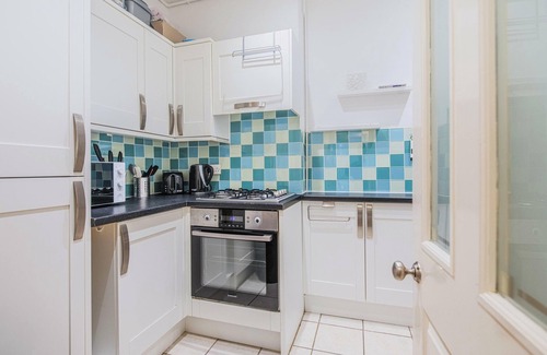Elephant and Castle Apartment | Well-Connected 2BD Flat in Elephant & Castle