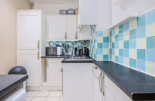 Elephant and Castle Apartment | Well-Connected 2BD Flat in Elephant & Castle