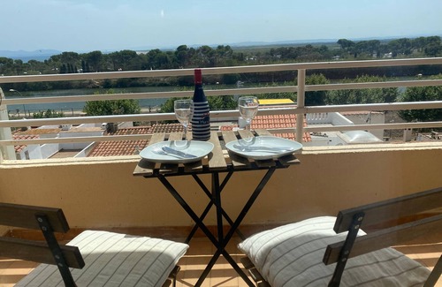 Empuriabrava Apartment | Well-equipped apt, in the center of town, near beach and shops, overlooking natural park and sea.