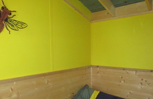 Roberts Creek Cottage | Well Located Country Cottage with Japanse Hot Tub