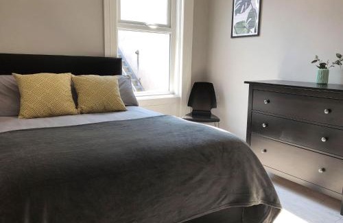 Queens Quarter Apartment | Wellesley Avenue