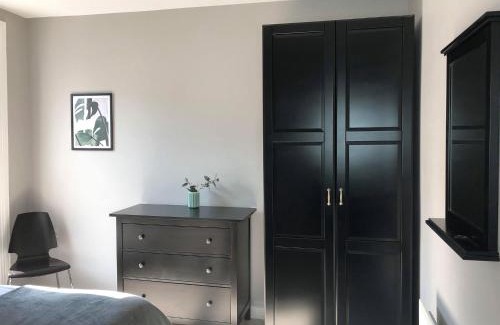 Queens Quarter Apartment | Wellesley Avenue