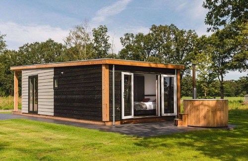 Municipality of Rijssen-Holten Cottage | Wellness chalet with sauna, on the Holterberg