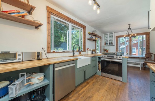 Asheville Cottage | West Asheville Bungalow with fire pit & pet friendly!