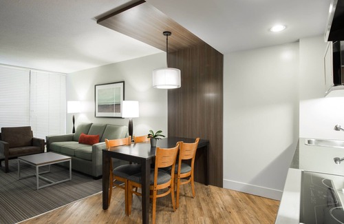 Vancouver Hotel | West Coast Suites at UBC