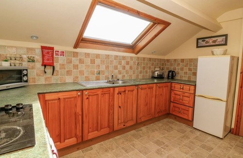 West Heslerton House | WEST COTTAGE, pet friendly, with a garden in Rillington