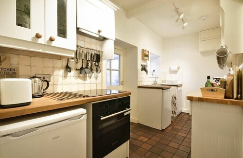 Embleton Cottage | WEST END COTTAGE, pet friendly, with open fire in Embleton