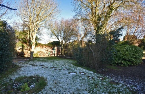 Embleton Cottage | WEST END COTTAGE, pet friendly, with open fire in Embleton