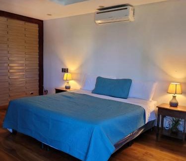 West End House | West End Room Shuttle Free OW