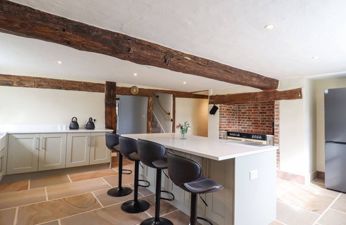 Leiston Cottage | WEST HOUSE FARM, family friendly, with open fire in Leiston