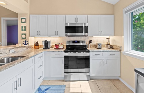 Arcadian Shores House | West Hyde Park 7E in Kingston resort, Pools, Beach
