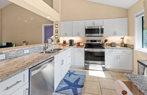 Arcadian Shores House | West Hyde Park 7E in Kingston resort, Pools, Beach
