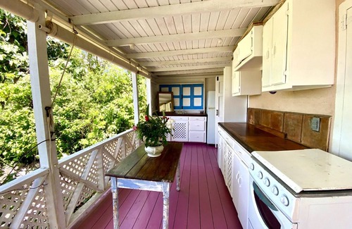 Barnes Ghaut Cottage | West Indian style cottage, romantic and 5 minute drive to beach