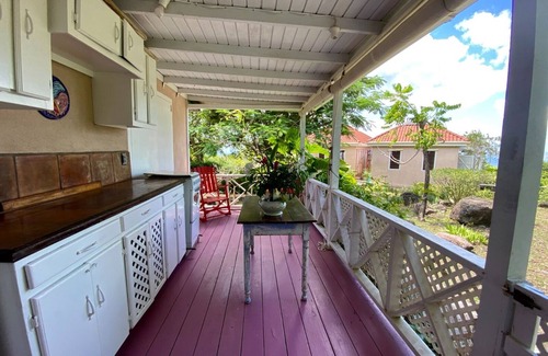 Barnes Ghaut Cottage | West Indian style cottage, romantic and 5 minute drive to beach